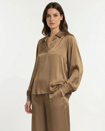 Camicia a manica lunga fluida in viscosa con  scollo a V