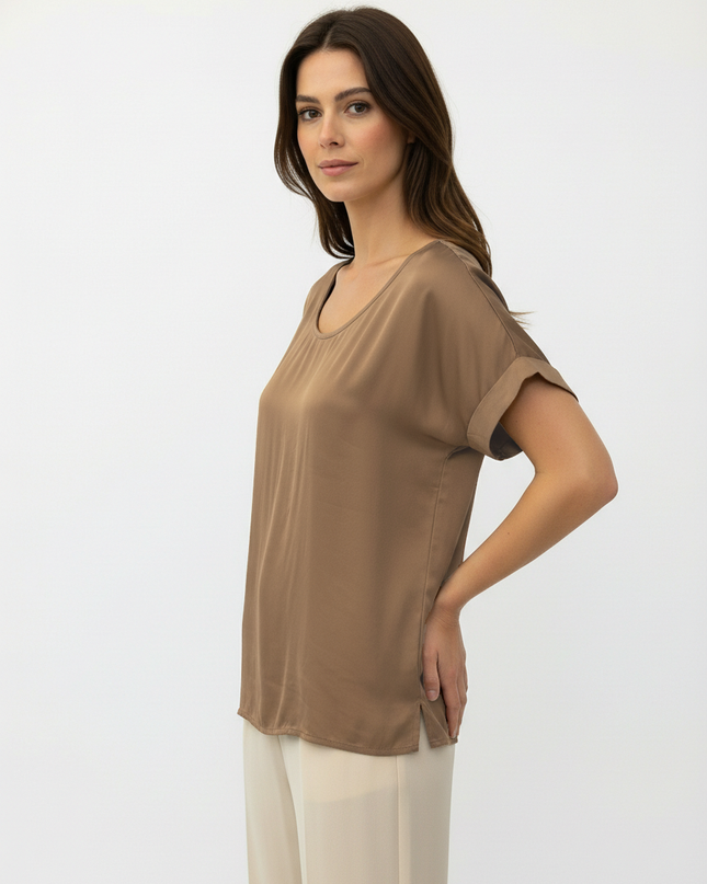 T-Shirt a manica corta fluida in viscosa con colletto rotondo