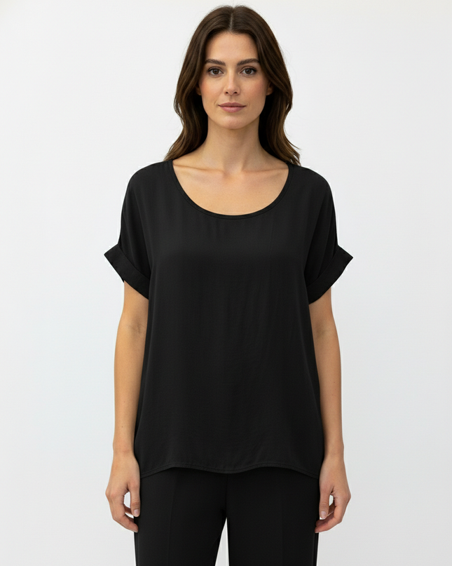 T-Shirt a manica corta fluida in viscosa con colletto rotondo