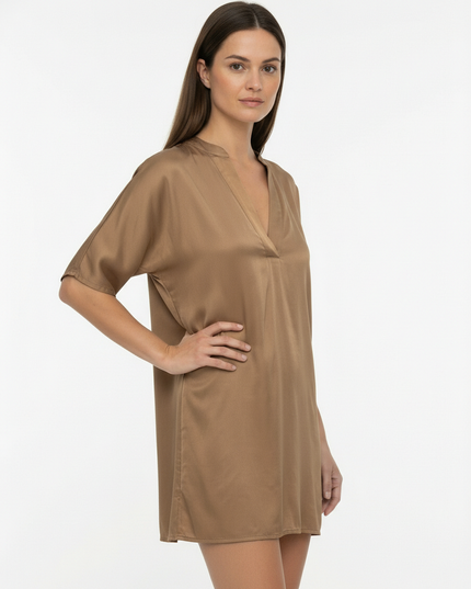 长款缎面束腰上衣，立领V领