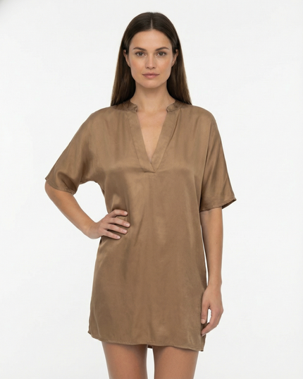 长款缎面束腰上衣，立领V领